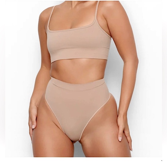 SKIMS Other - Skims Shaping Underwear MID WAIST THONG. New, Comes in Original Skims Packaging.